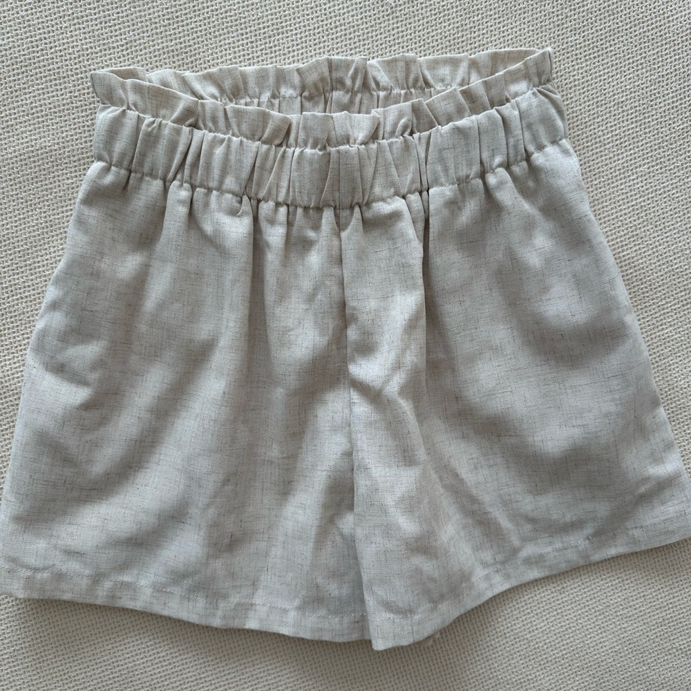 High waisted Linen Women's Cream Shorts‎
